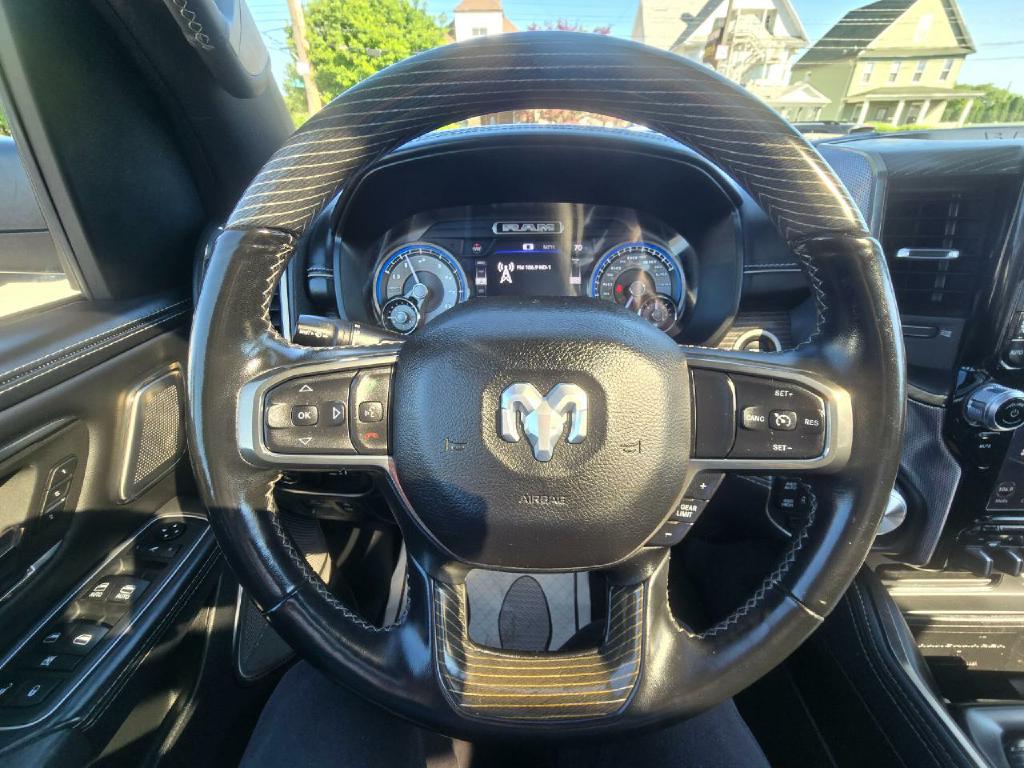 Photo 7 of this RAM 1500