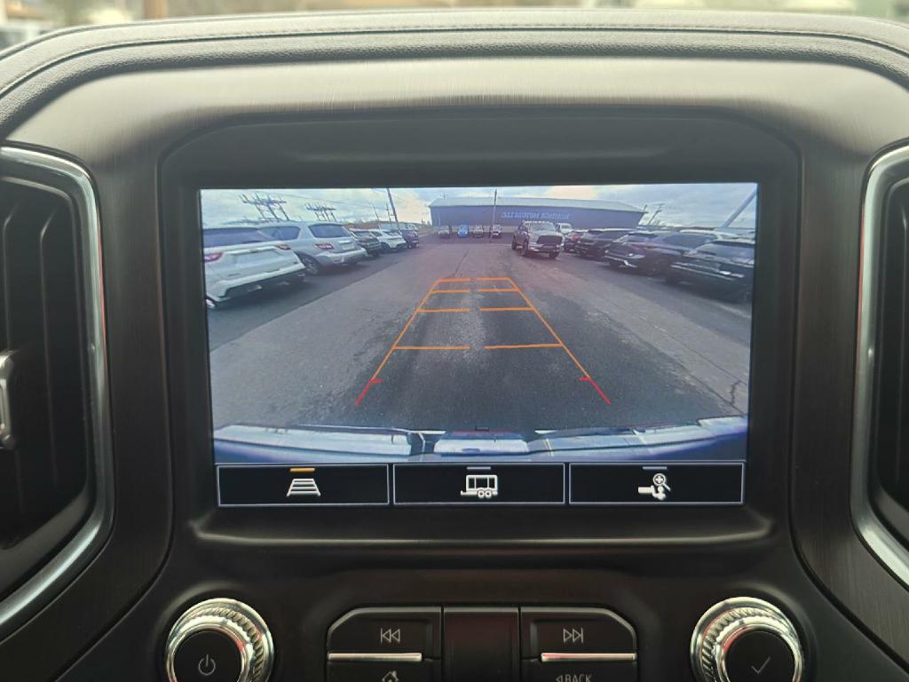 Photo 10 of this GMC SIERRA 1500 LIM