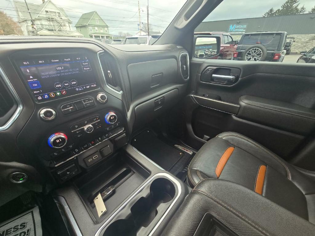 Photo 11 of this GMC SIERRA 1500 LIM