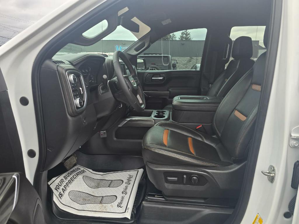 Photo 12 of this GMC SIERRA 1500 LIM
