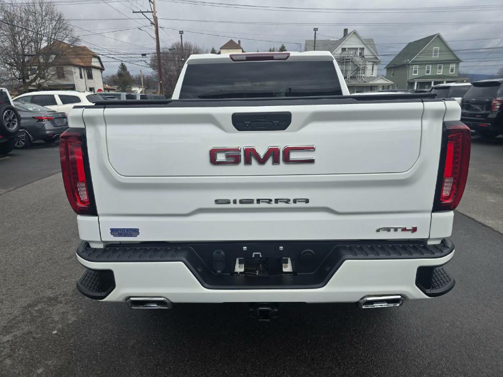 Photo 16 of this GMC SIERRA 1500 LIM