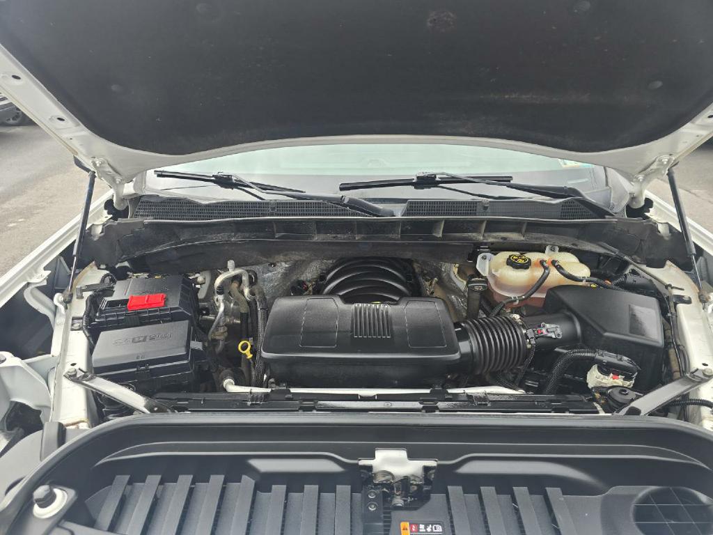Photo 18 of this GMC SIERRA 1500 LIM