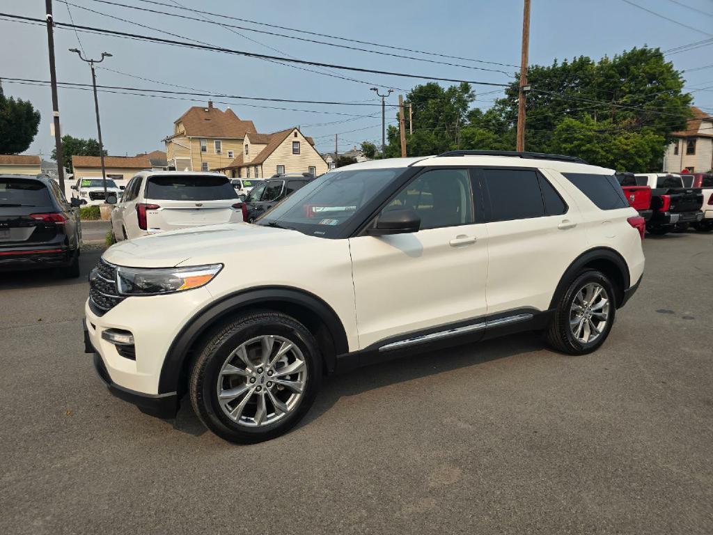 Photo 3 of this FORD EXPLORER