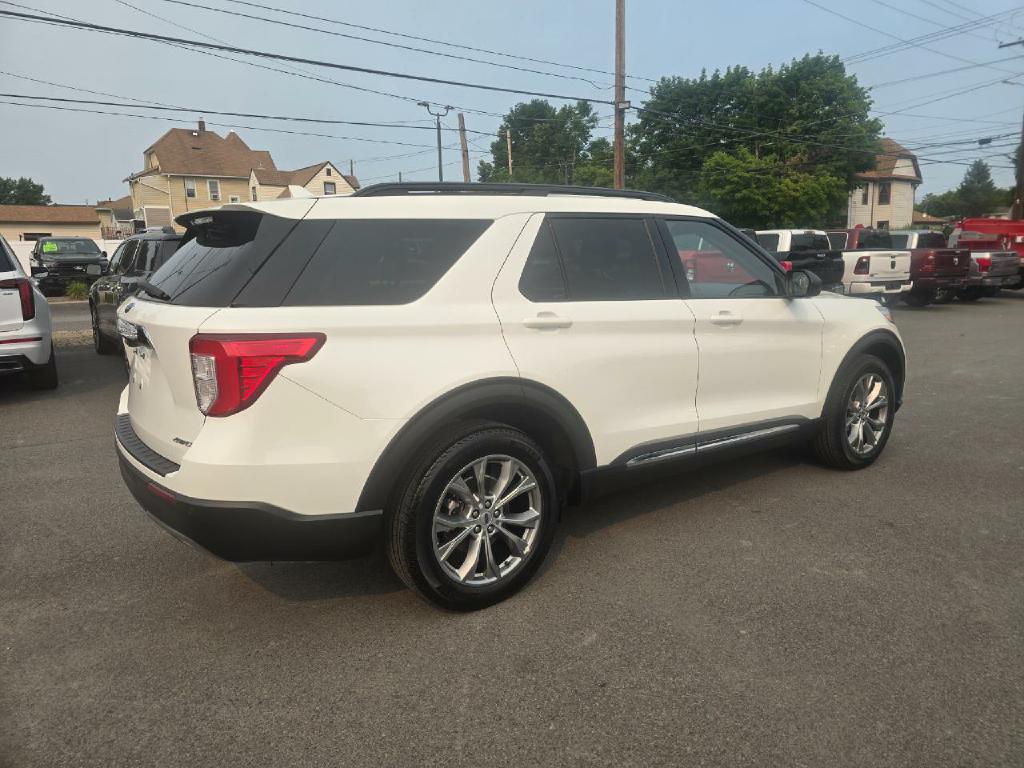 Photo 6 of this FORD EXPLORER