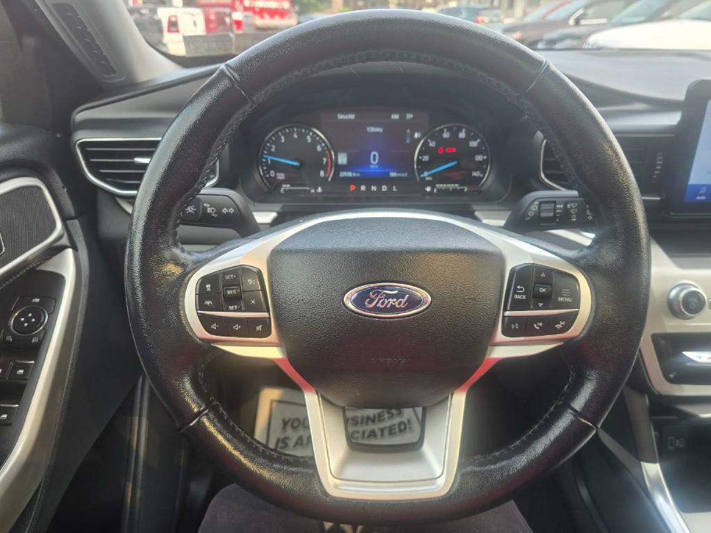 Photo 7 of this FORD EXPLORER