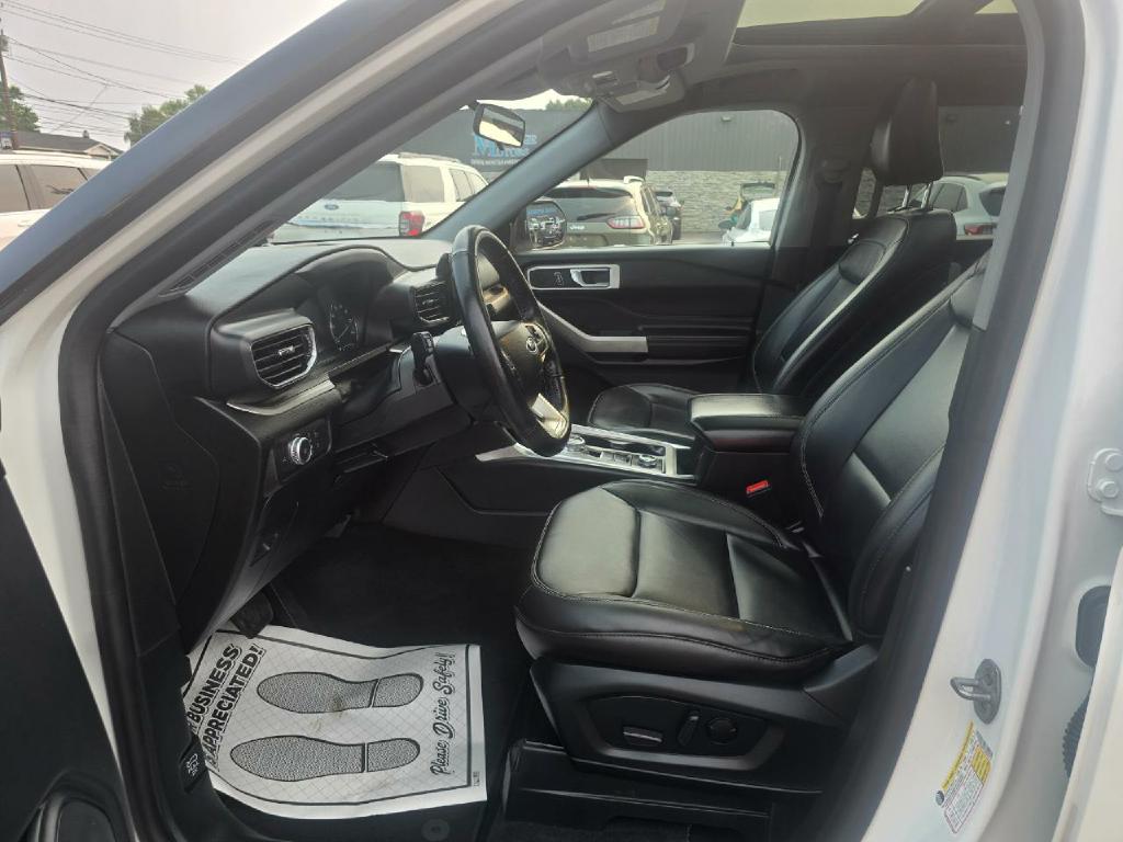 Photo 14 of this FORD EXPLORER