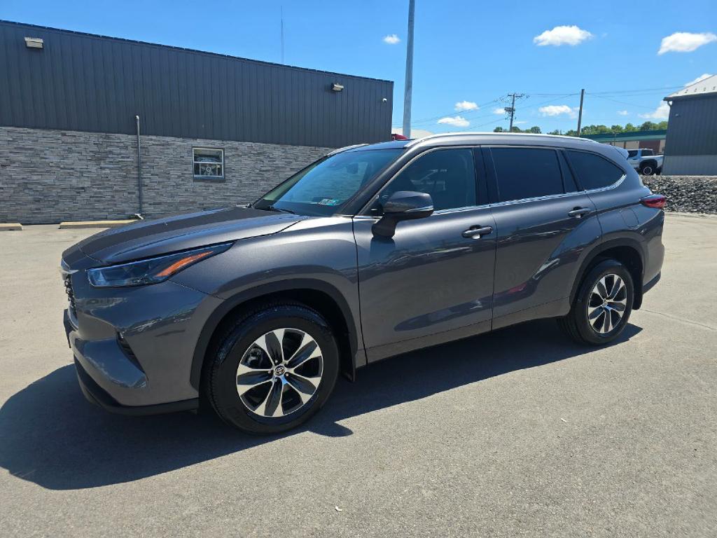 Photo 3 of this TOYOTA HIGHLANDER