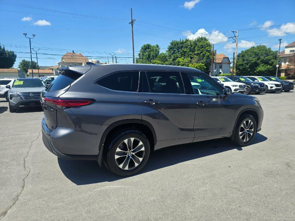 Photo 5 of this TOYOTA HIGHLANDER
