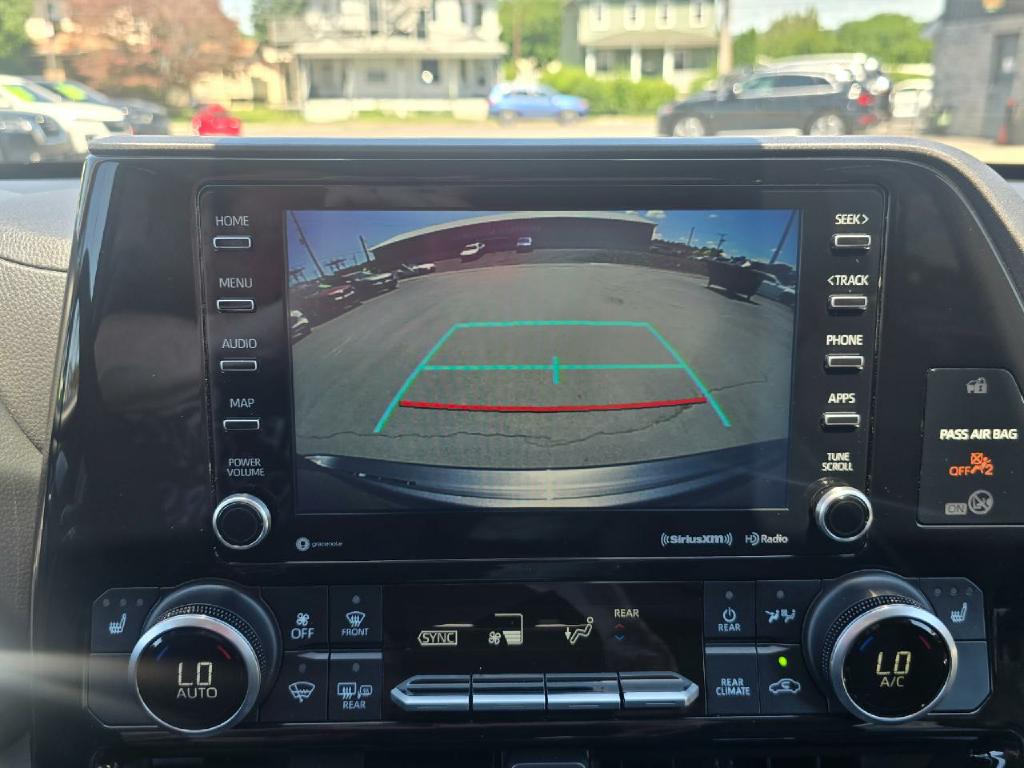 Photo 10 of this TOYOTA HIGHLANDER