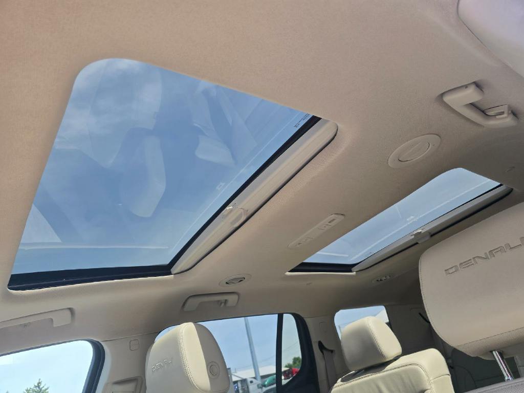 Photo 13 of this GMC ACADIA