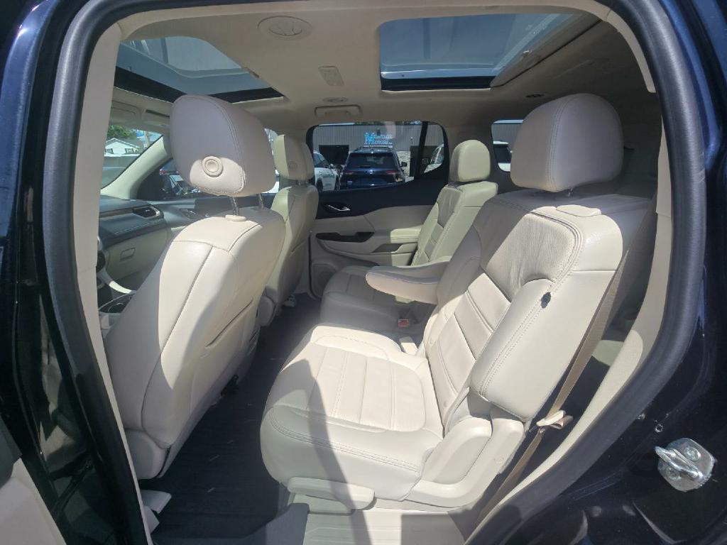 Photo 14 of this GMC ACADIA