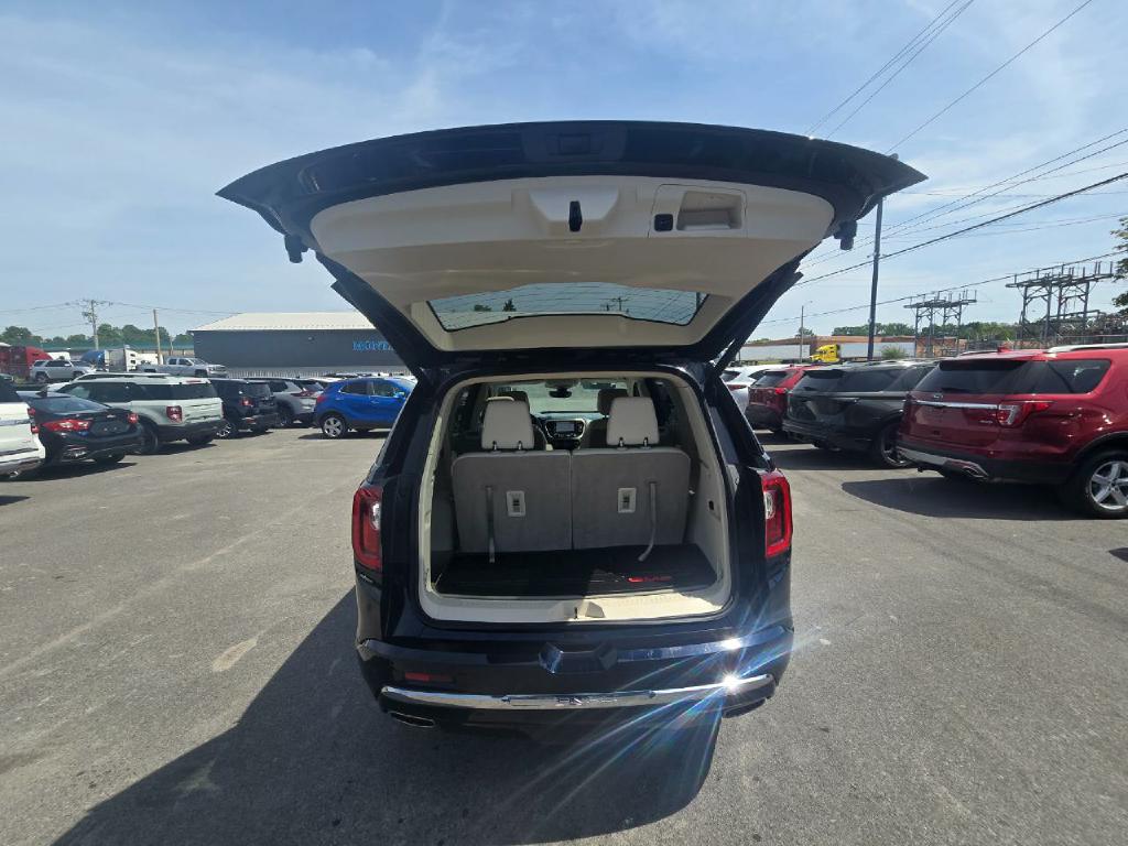 Photo 21 of this GMC ACADIA