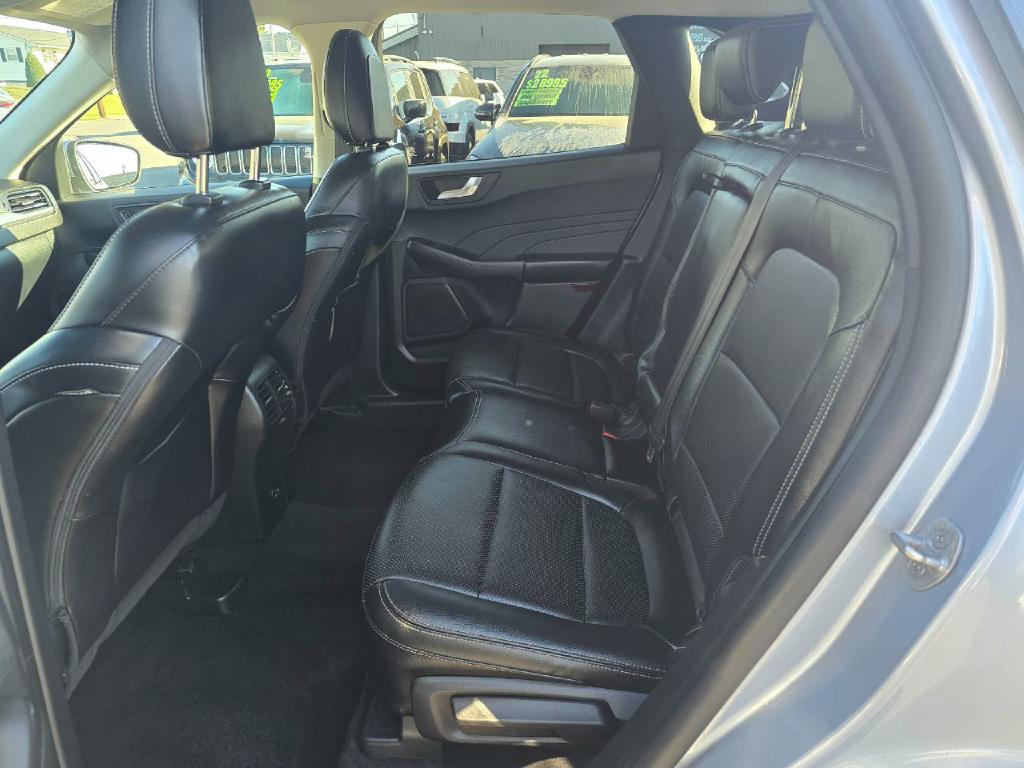 Photo 14 of this FORD ESCAPE