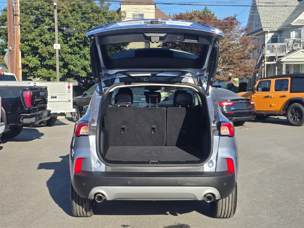Photo 18 of this FORD ESCAPE