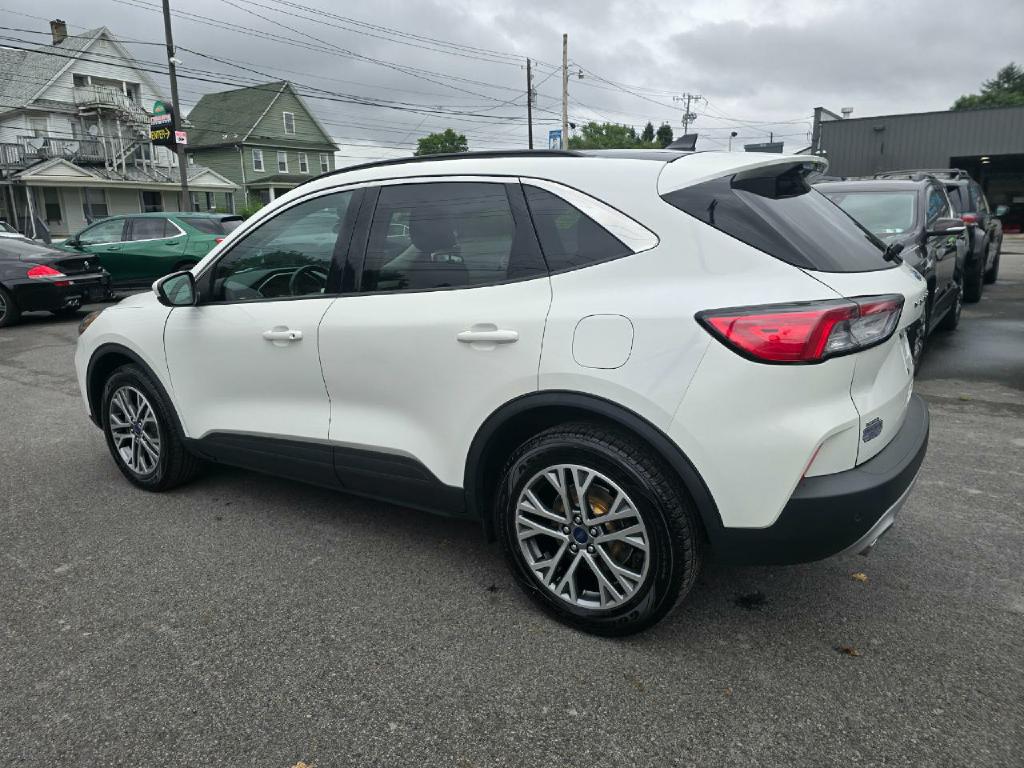 Photo 4 of this FORD ESCAPE