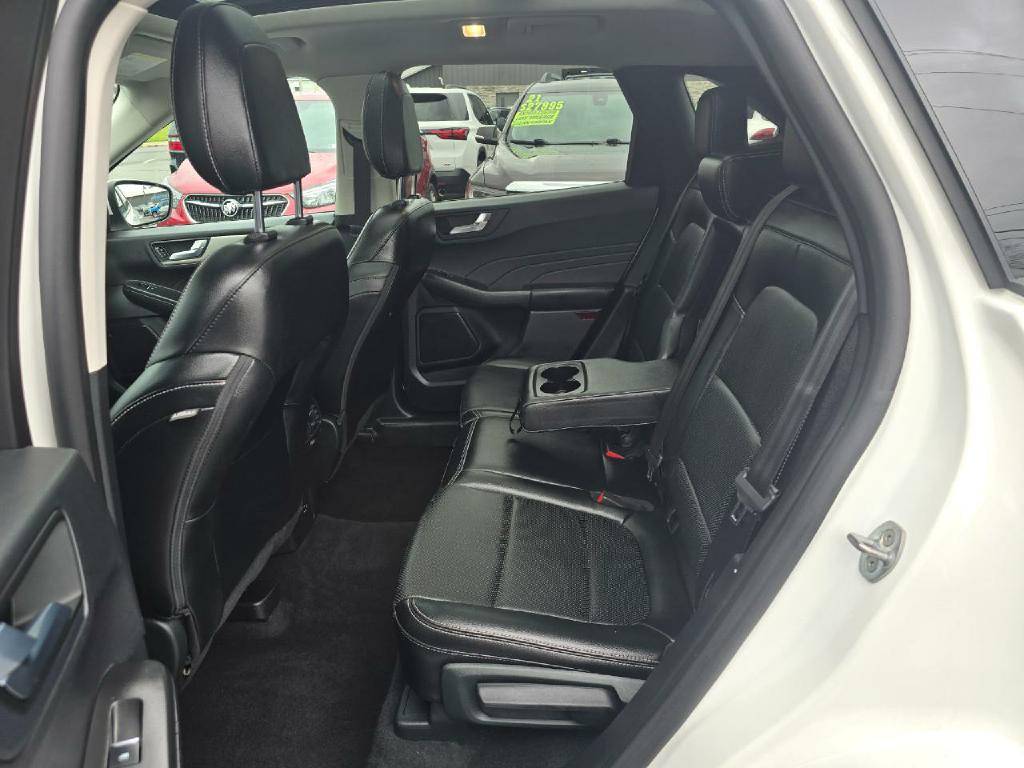 Photo 14 of this FORD ESCAPE