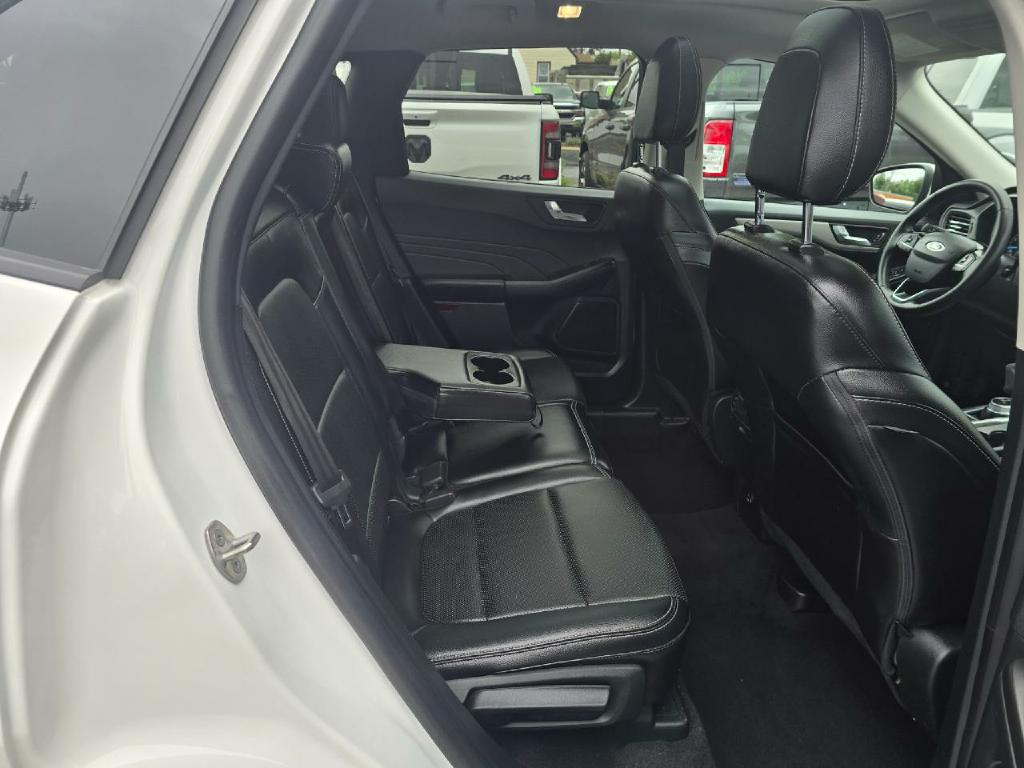 Photo 15 of this FORD ESCAPE