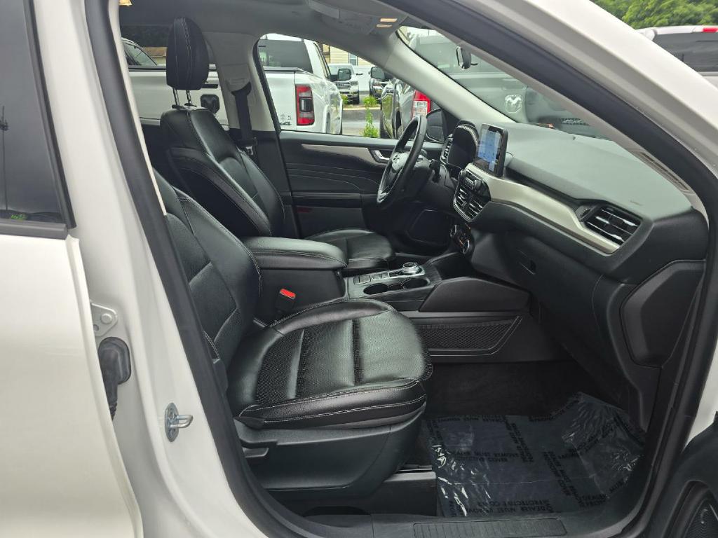 Photo 16 of this FORD ESCAPE
