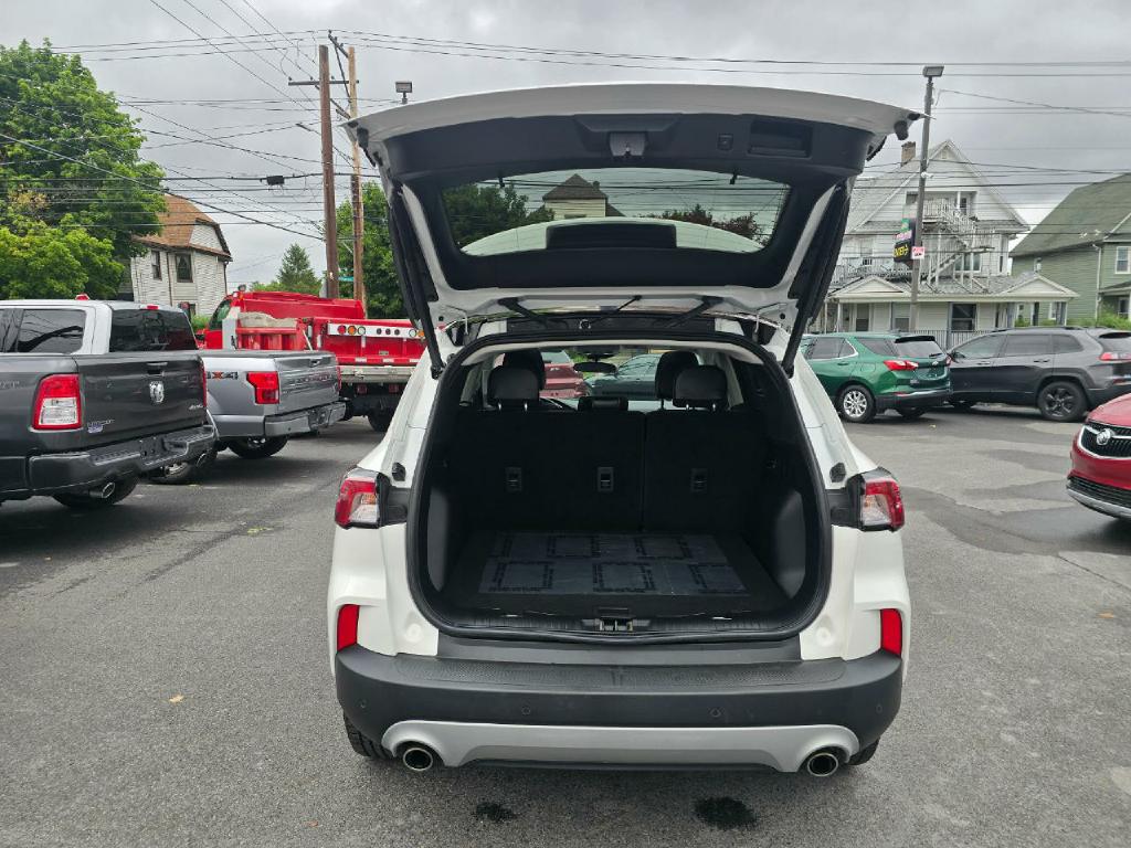 Photo 18 of this FORD ESCAPE
