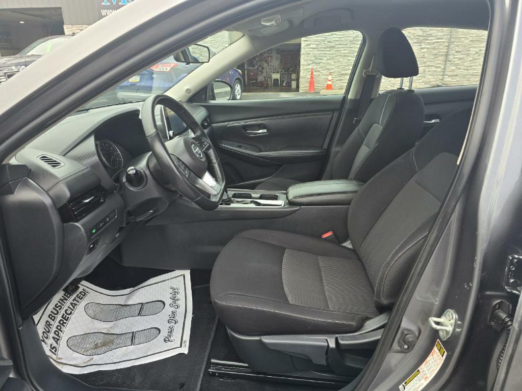Photo 12 of this NISSAN SENTRA
