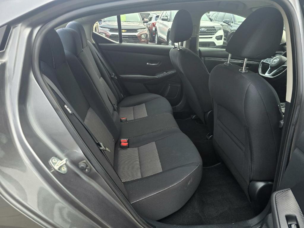 Photo 14 of this NISSAN SENTRA