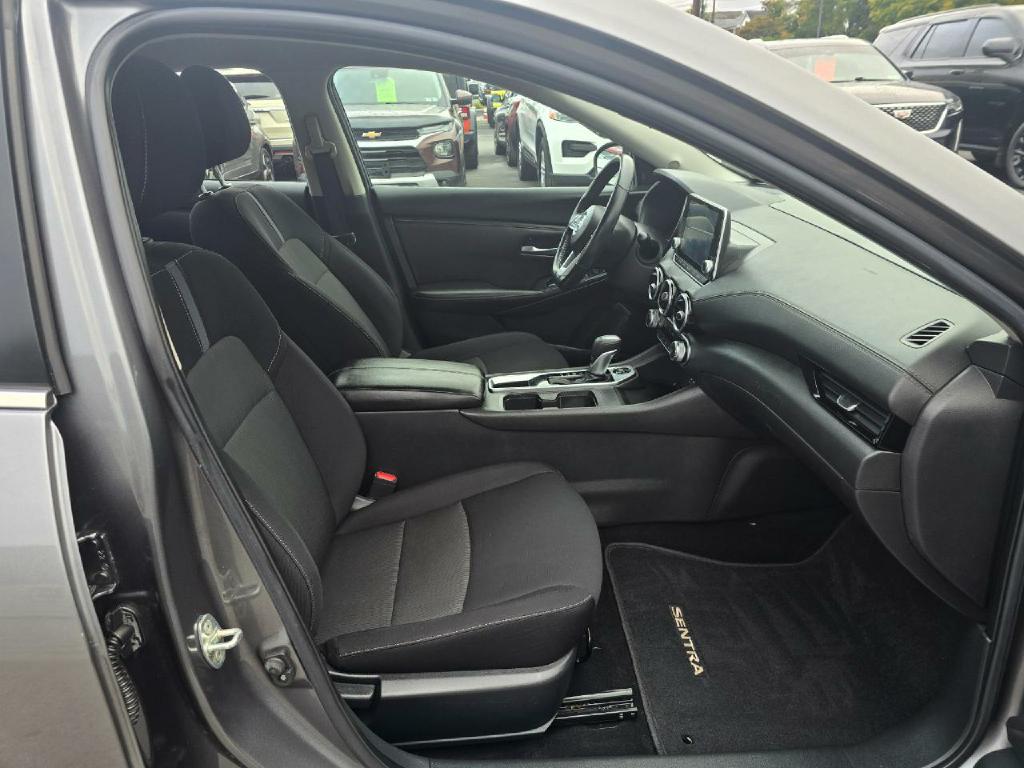 Photo 15 of this NISSAN SENTRA