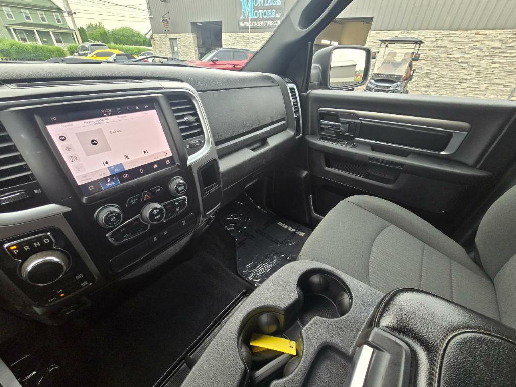 Photo 11 of this RAM 1500 CLASSIC