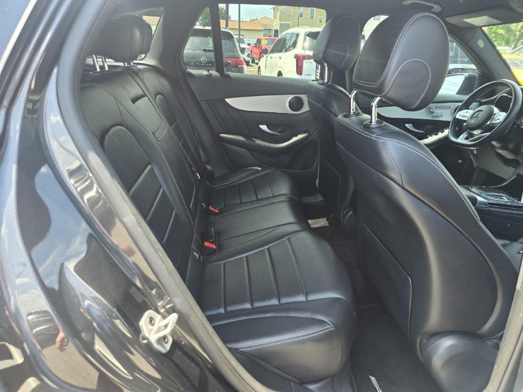 Photo 14 of this MERCEDES-BENZ GLC