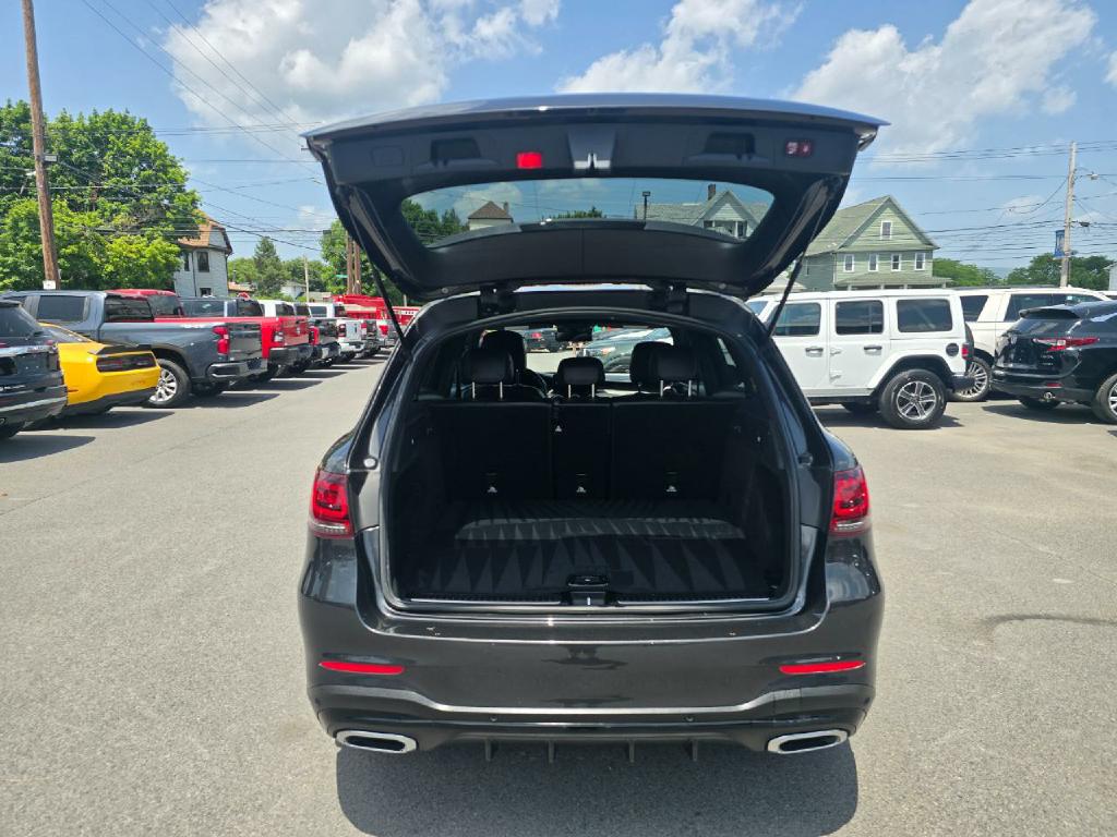 Photo 17 of this MERCEDES-BENZ GLC