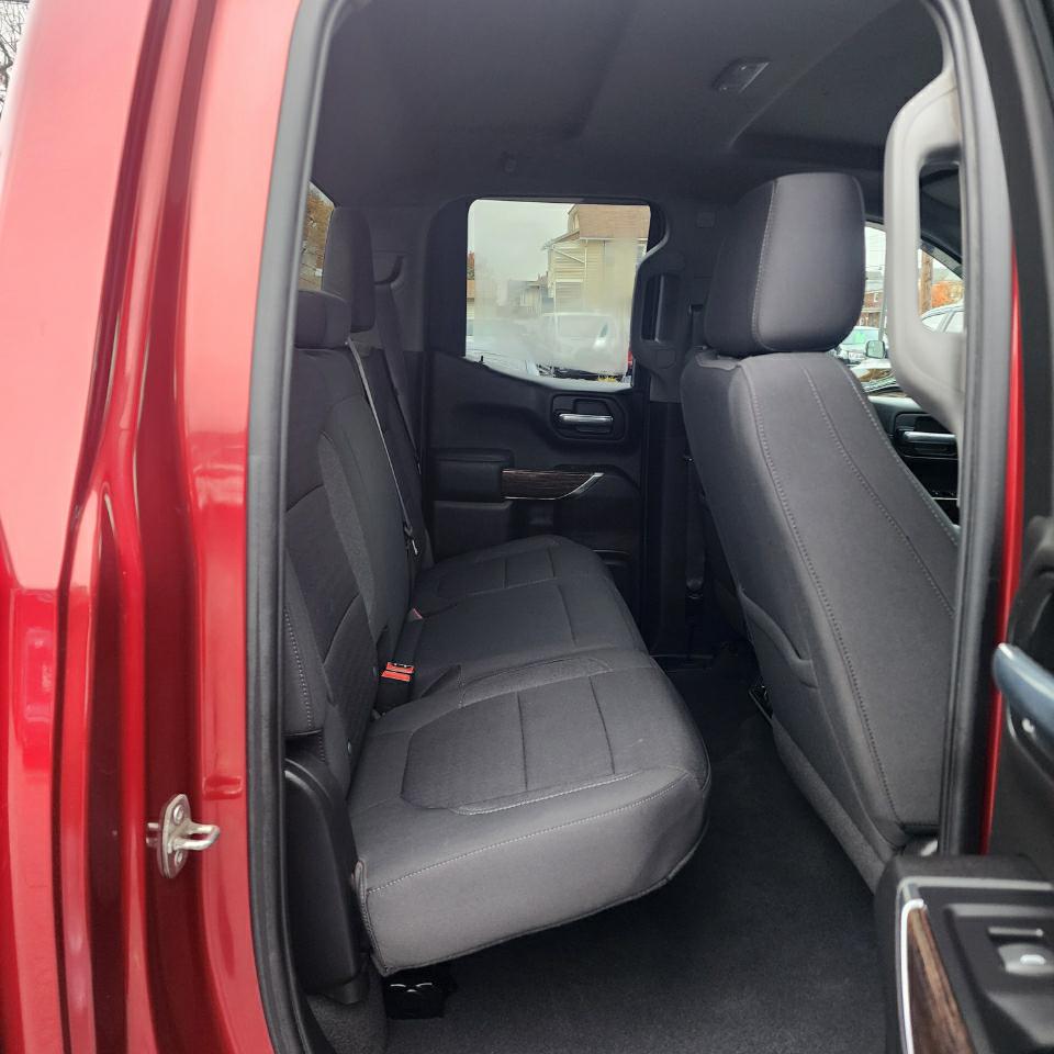 Photo 11 of this GMC SIERRA 1500 LIM
