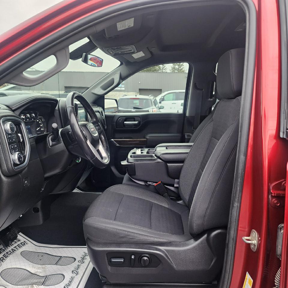 Photo 13 of this GMC SIERRA 1500 LIM