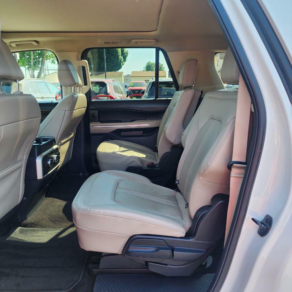 Photo 18 of this FORD EXPEDITION MAX