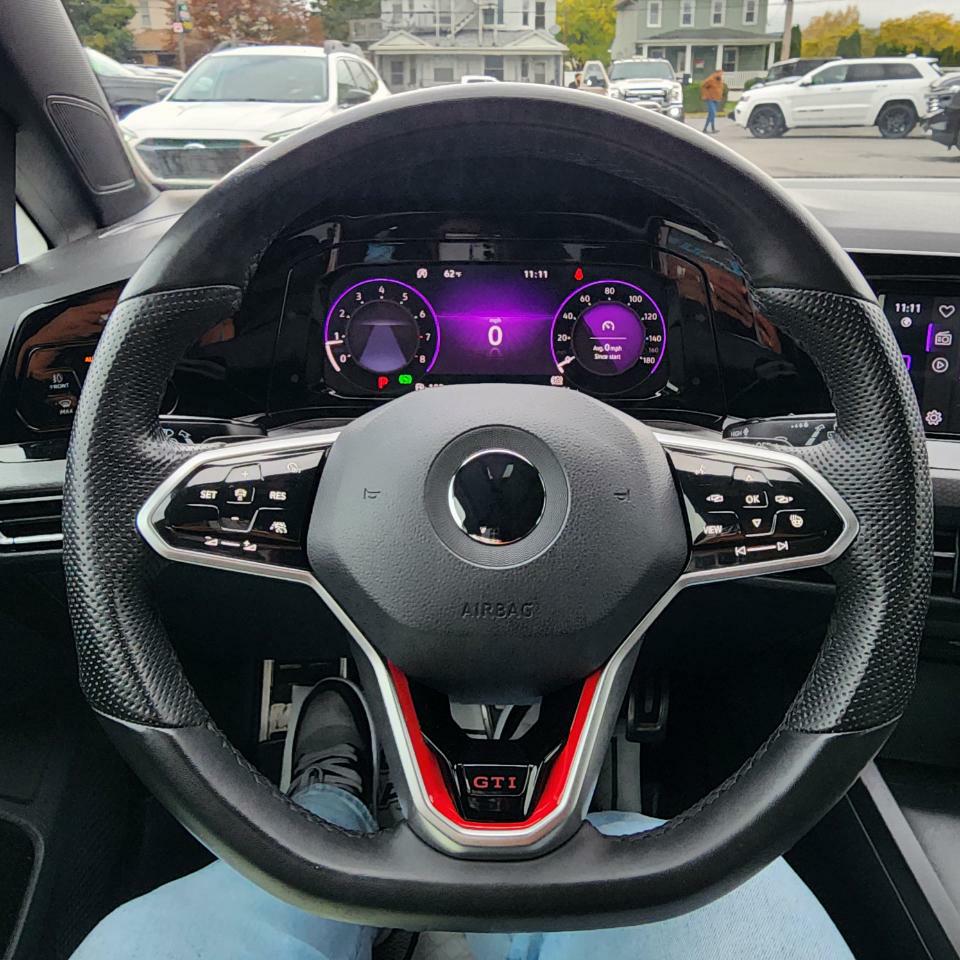Photo 7 of this VOLKSWAGEN GOLF GTI