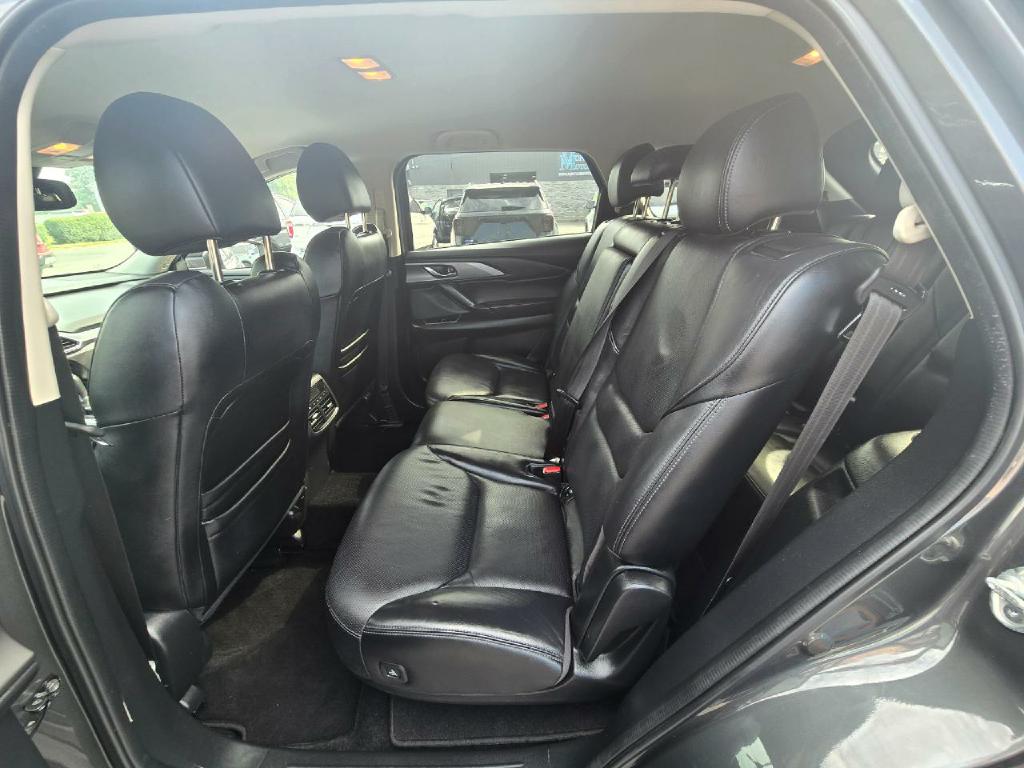 Photo 13 of this MAZDA CX-9