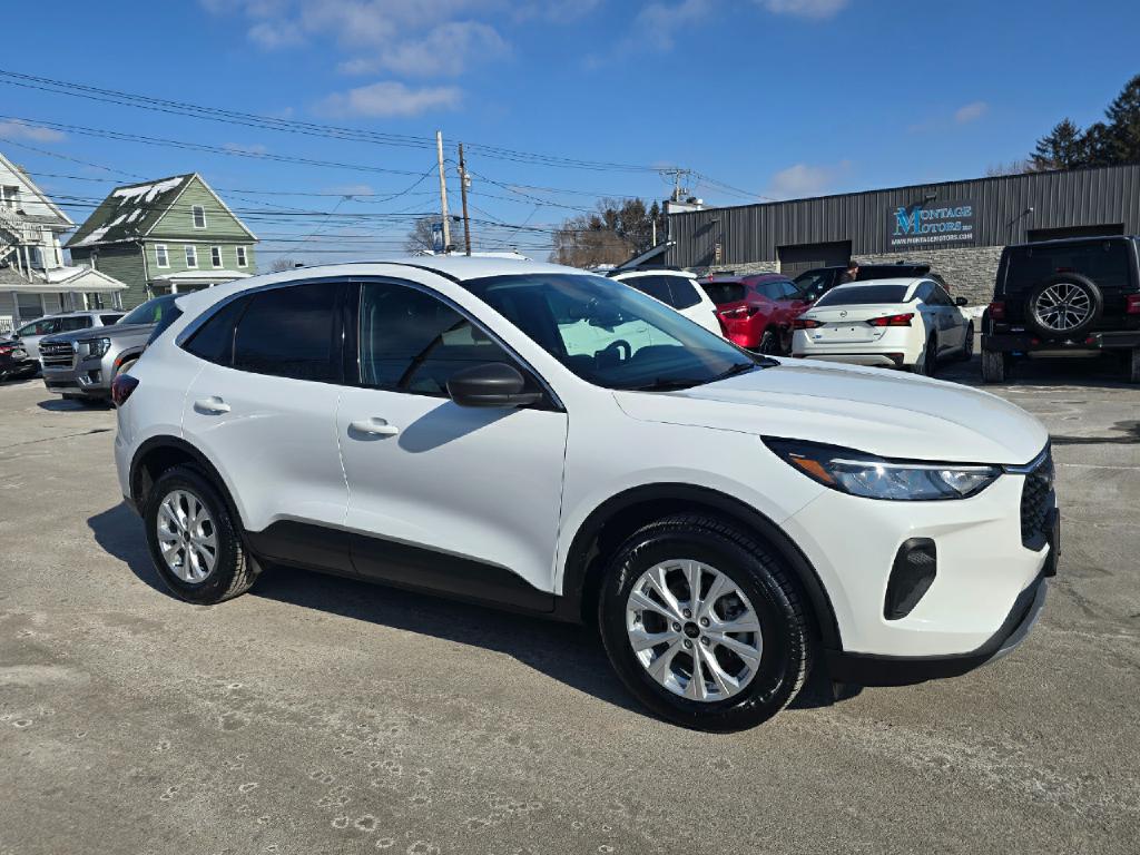 Photo 4 of this FORD ESCAPE