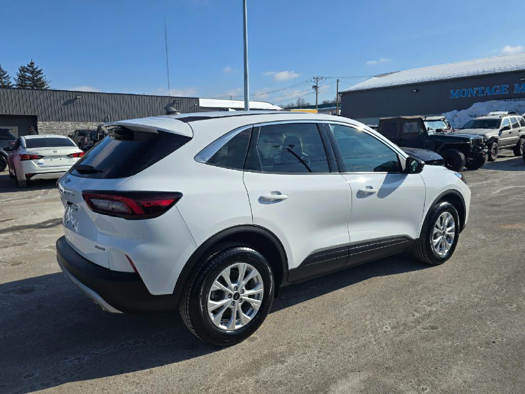 Photo 5 of this FORD ESCAPE