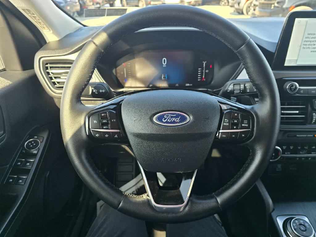 Photo 6 of this FORD ESCAPE