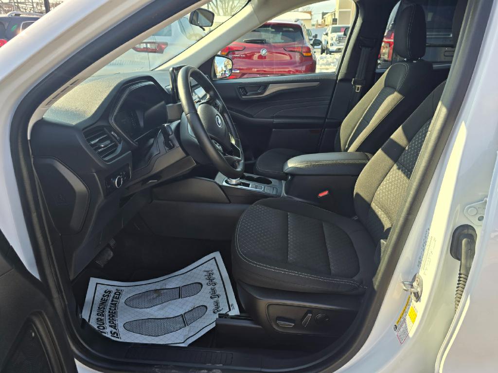 Photo 11 of this FORD ESCAPE