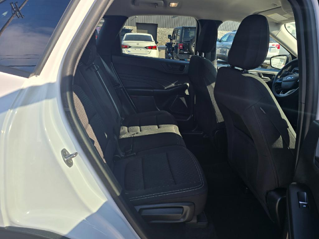 Photo 13 of this FORD ESCAPE