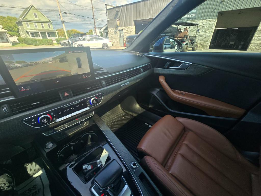 Photo 11 of this AUDI A4 SEDAN