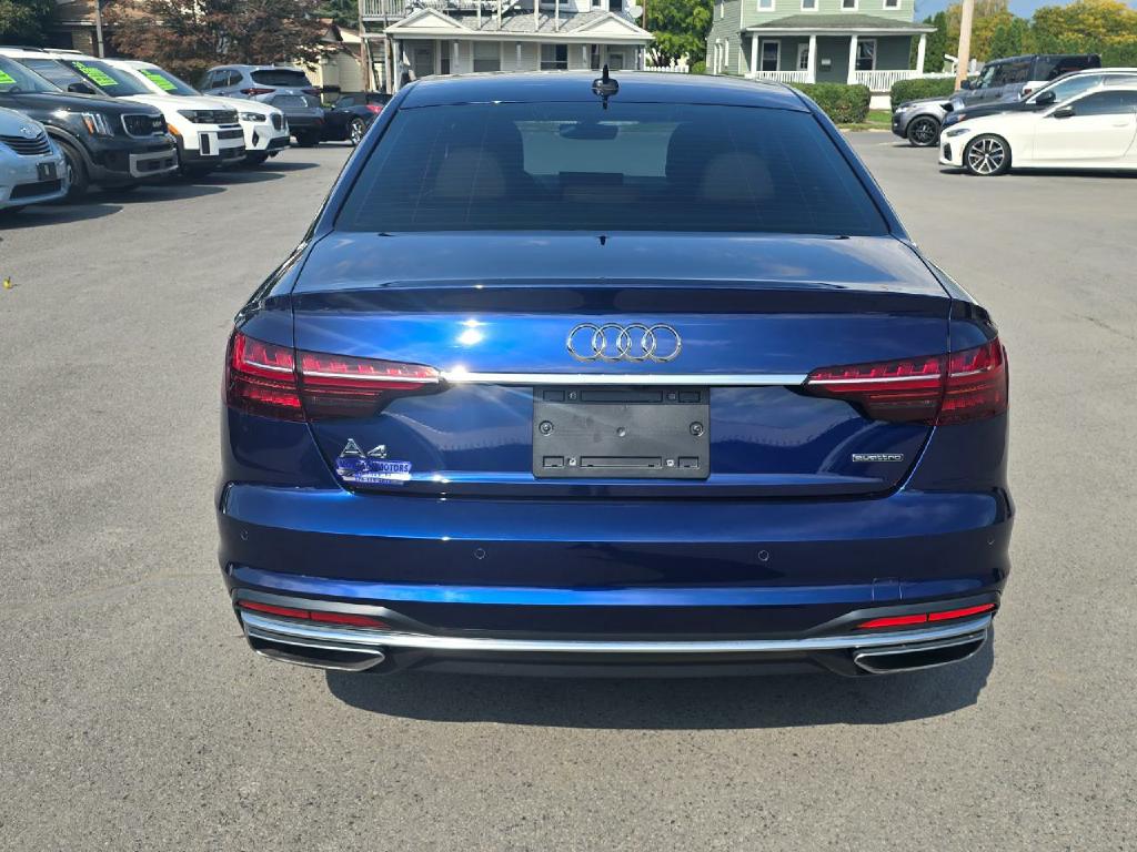 Photo 17 of this AUDI A4 SEDAN