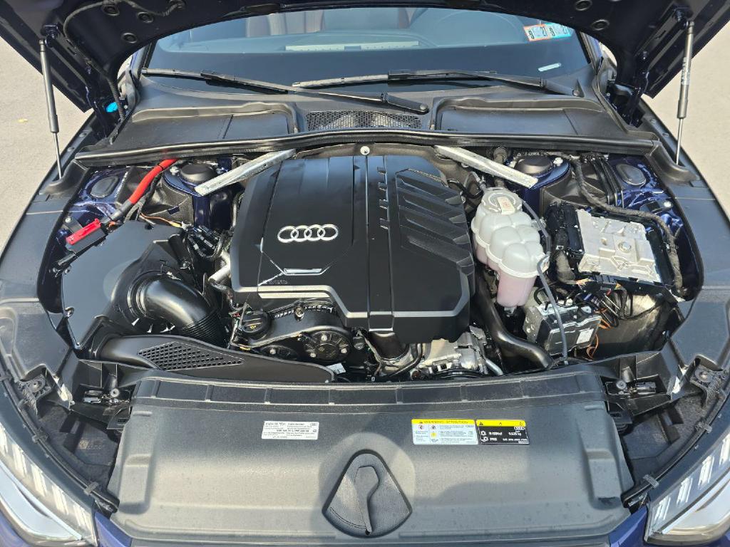 Photo 19 of this AUDI A4 SEDAN