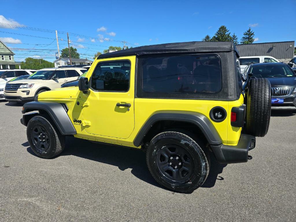 Photo 4 of this JEEP WRANGLER