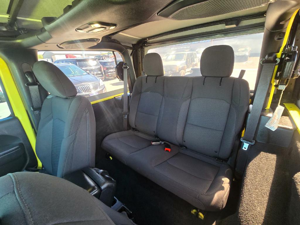 Photo 14 of this JEEP WRANGLER