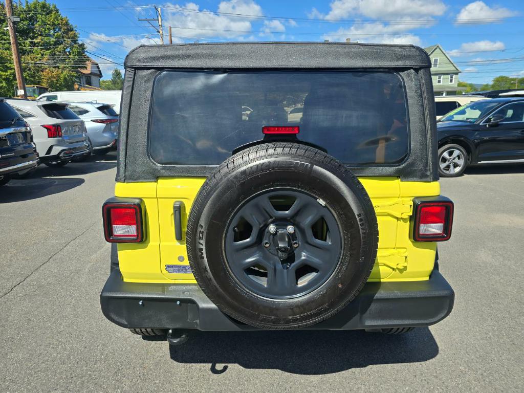 Photo 17 of this JEEP WRANGLER