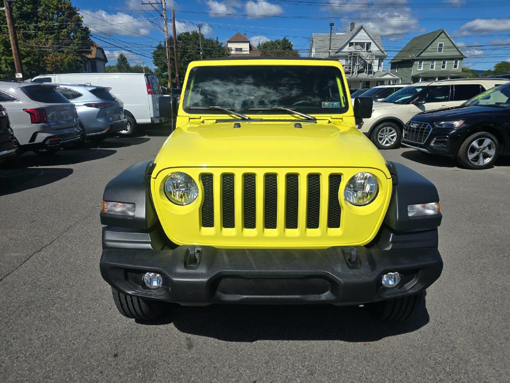 Photo 20 of this JEEP WRANGLER