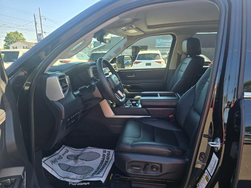 Photo 12 of this TOYOTA TUNDRA 4WD