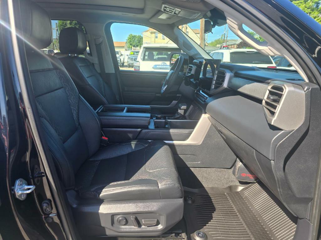 Photo 15 of this TOYOTA TUNDRA 4WD