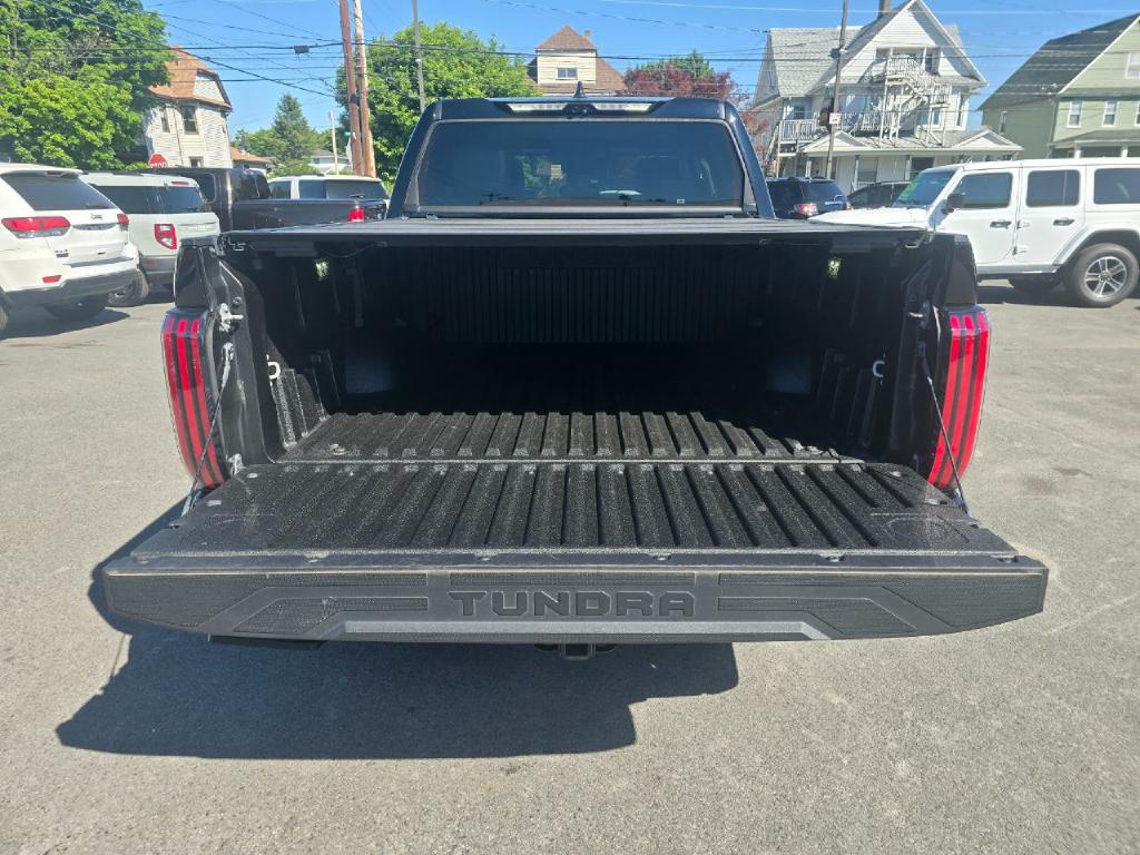 Photo 17 of this TOYOTA TUNDRA 4WD