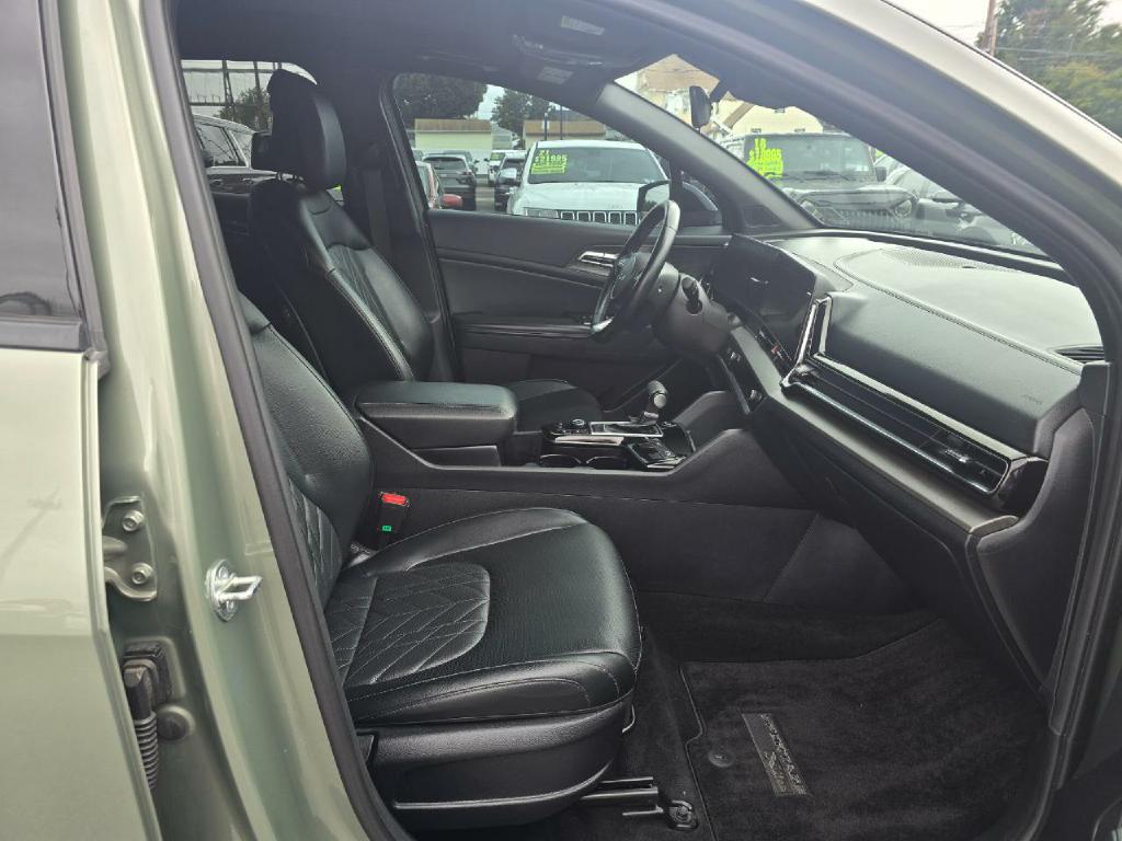 Photo 17 of this KIA SPORTAGE